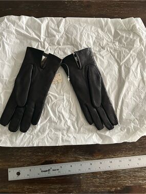 NWT Macy's Marchioness Leather Gloves Made in Italy